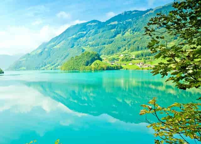 夏日美白合集：暗沉、色斑、痘印、黑眼圈的改善对策。