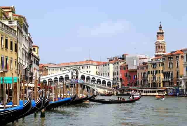 韩国女人冬季穿衣搭配(韩国中老年女人穿衣搭配)