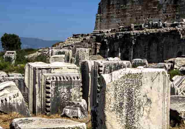 时尚男生服装搭配技巧(服装搭配技巧男生必看)